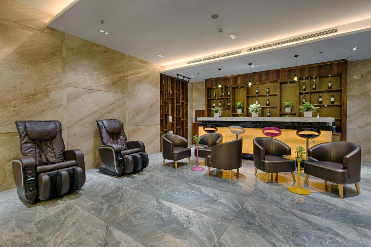 Bliss Luxury Hotel Da Nang Buitenkant foto