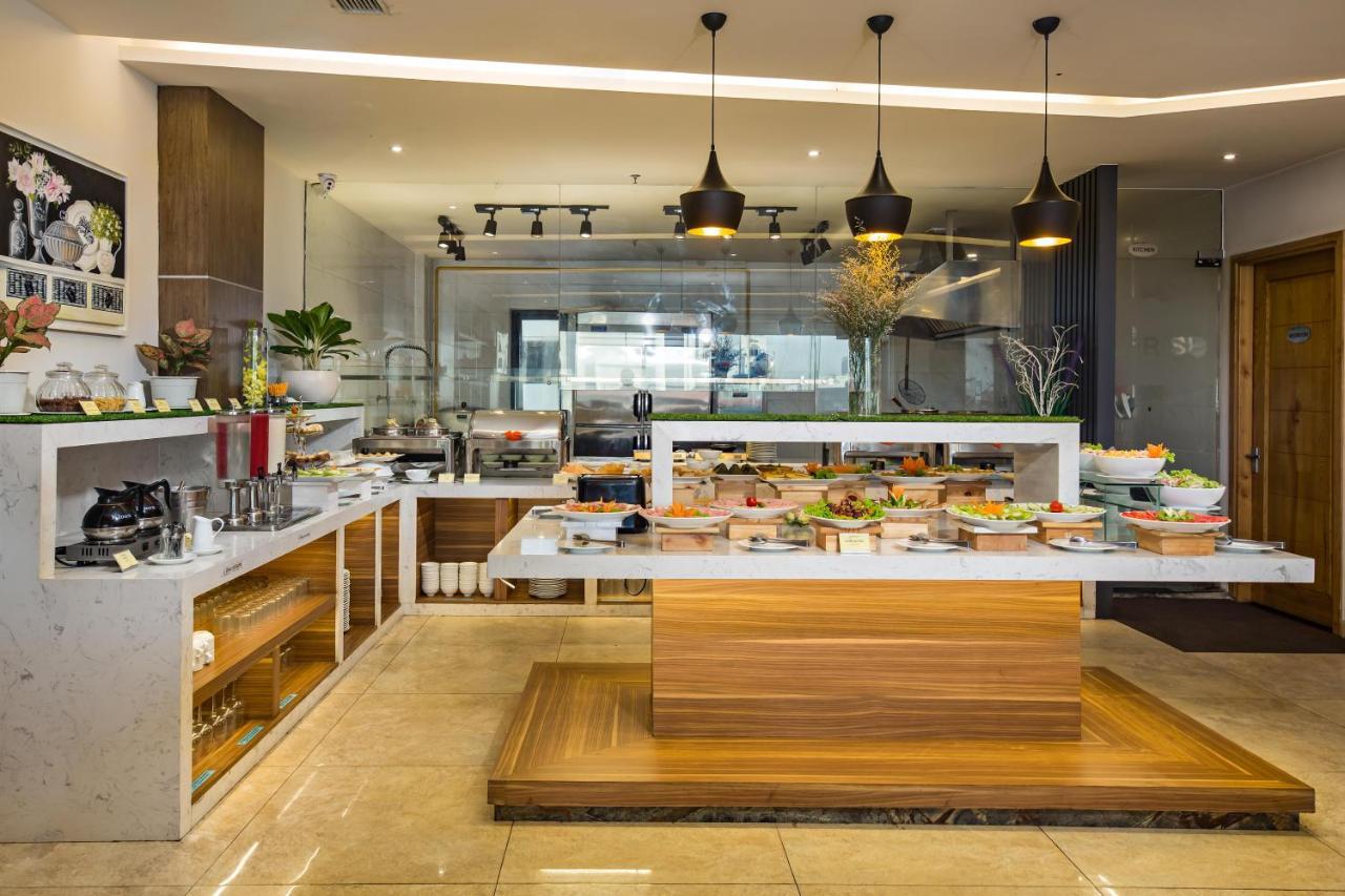 Bliss Luxury Hotel Da Nang Buitenkant foto