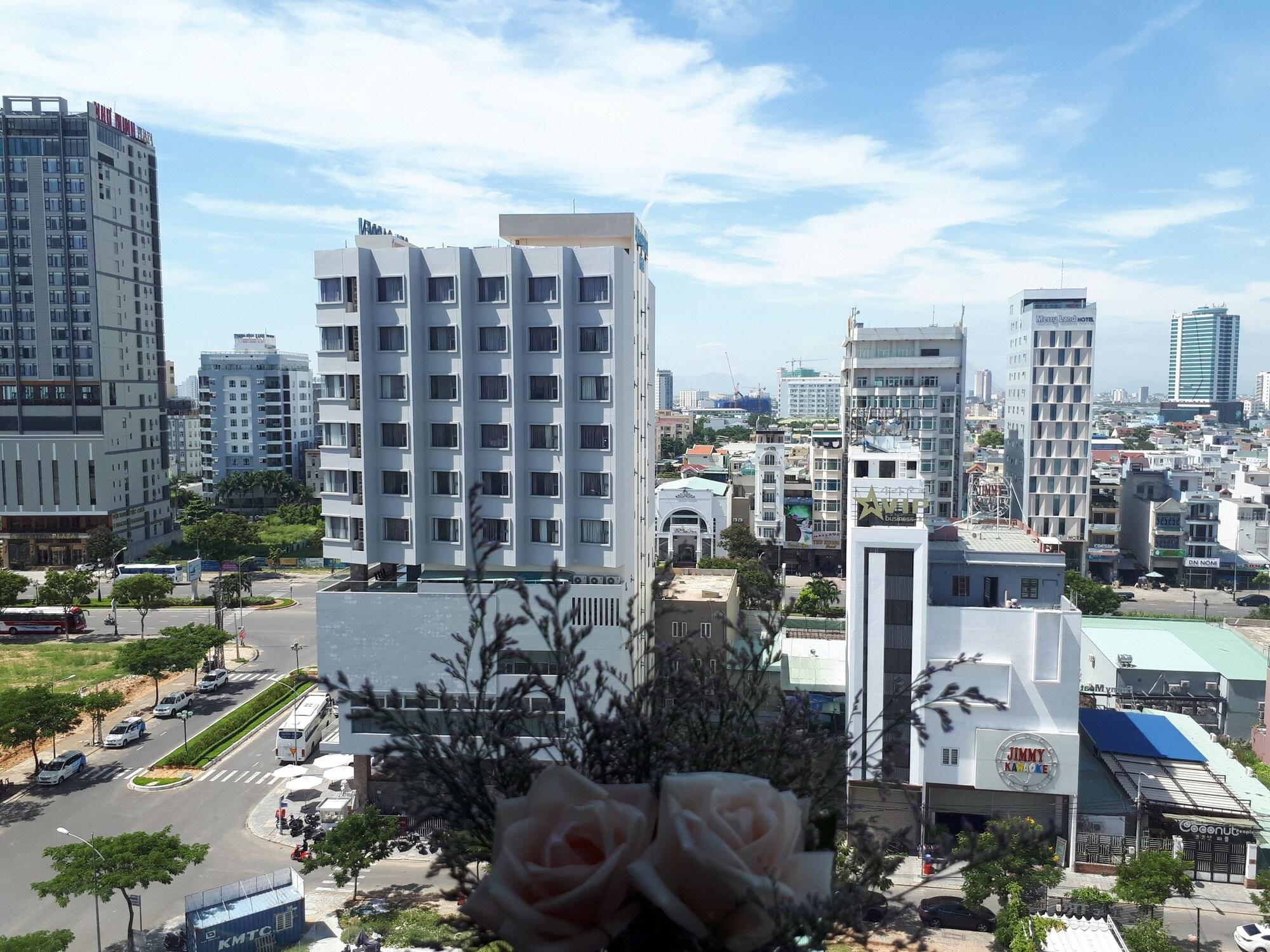 Bliss Luxury Hotel Da Nang Buitenkant foto