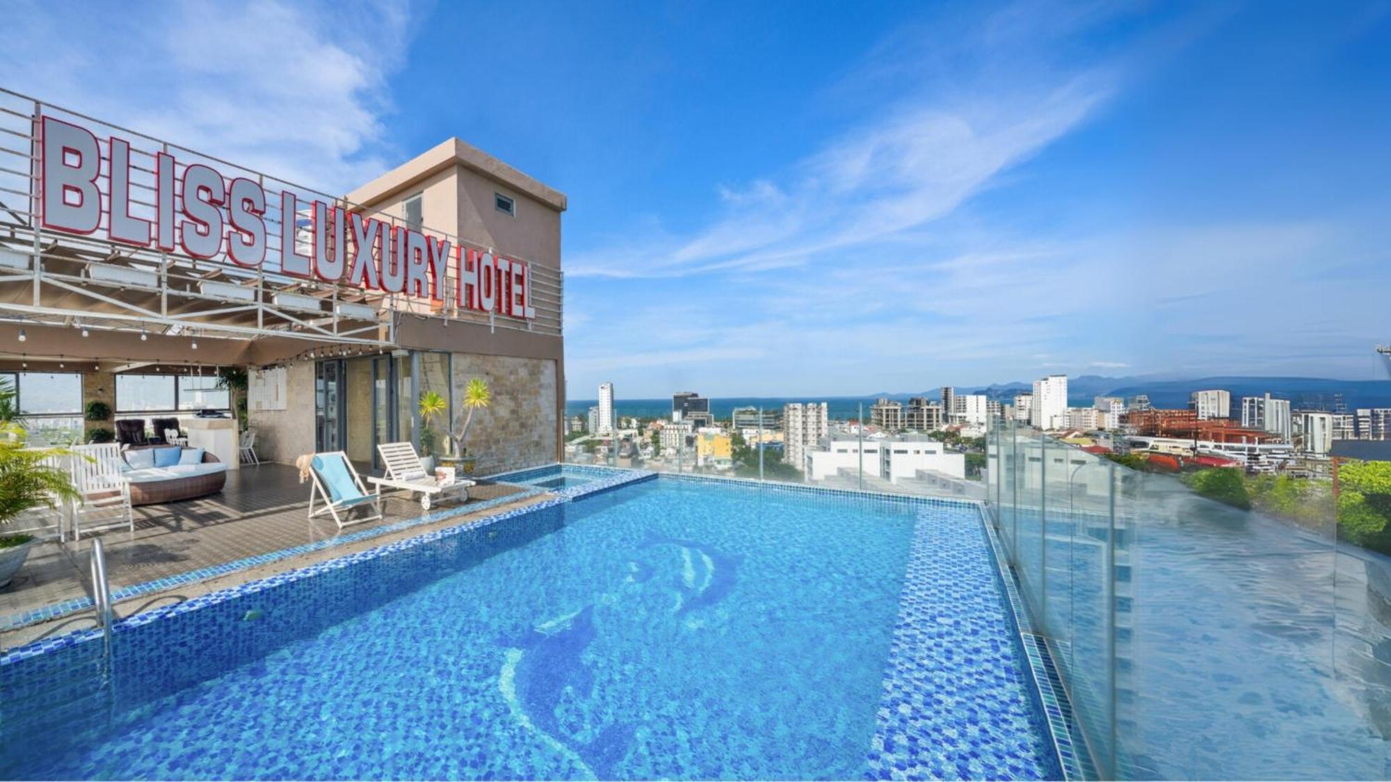 Bliss Luxury Hotel Da Nang Buitenkant foto
