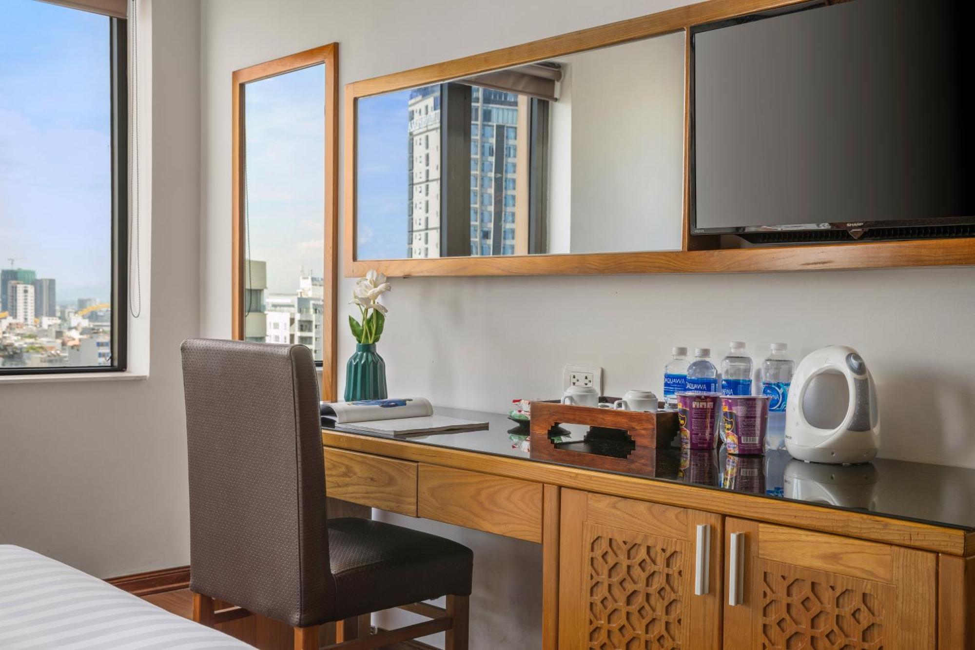 Bliss Luxury Hotel Da Nang Buitenkant foto