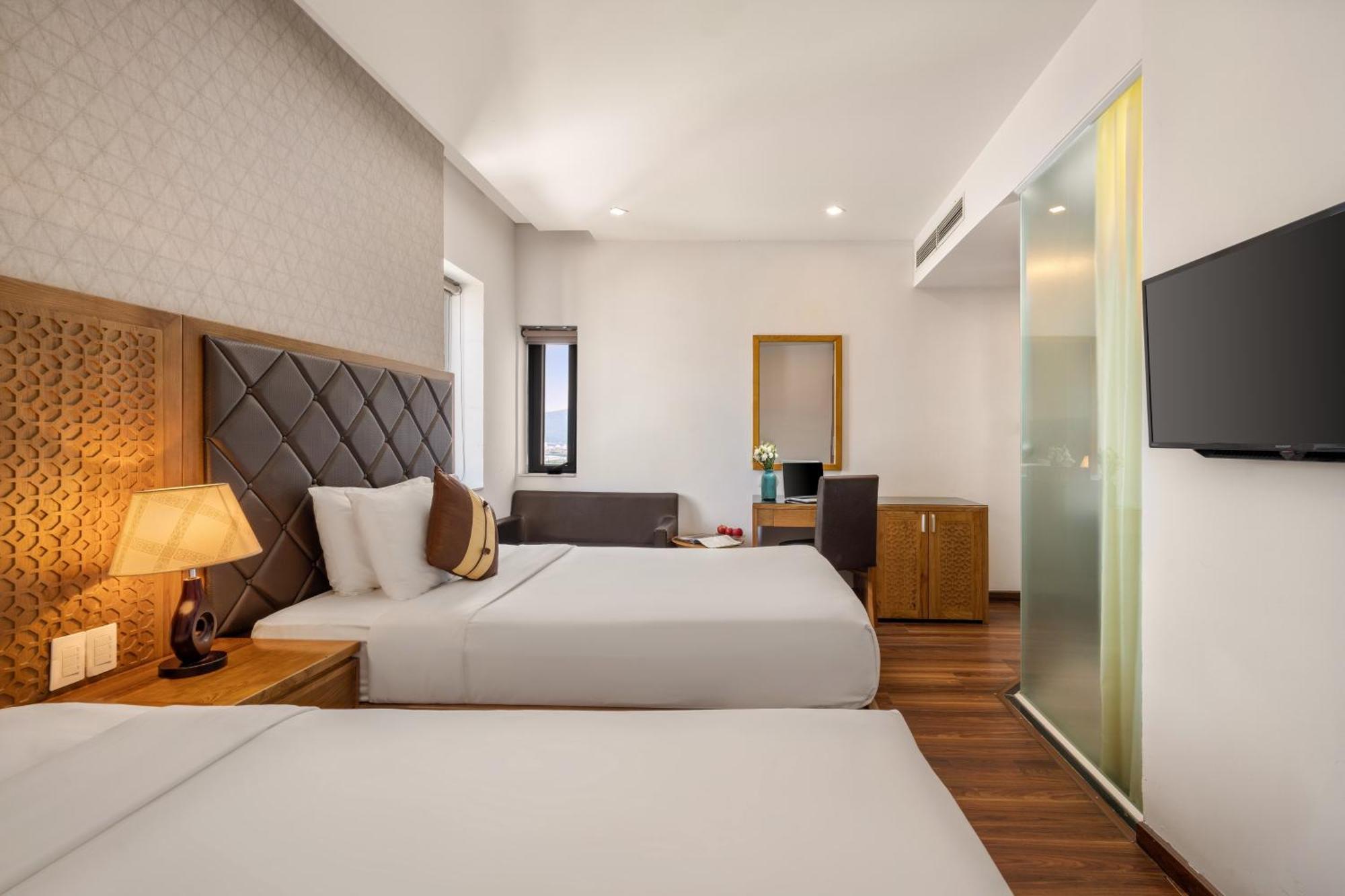 Bliss Luxury Hotel Da Nang Buitenkant foto
