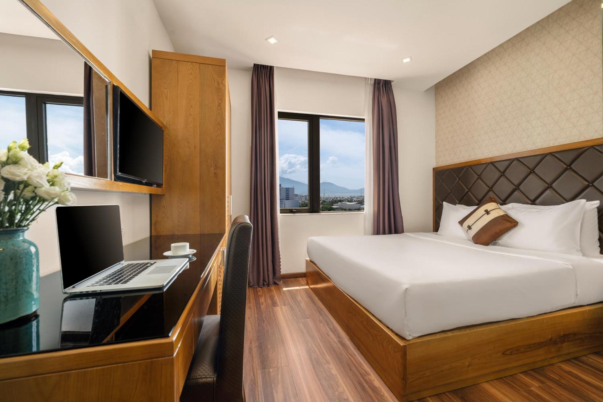 Bliss Luxury Hotel Da Nang Buitenkant foto