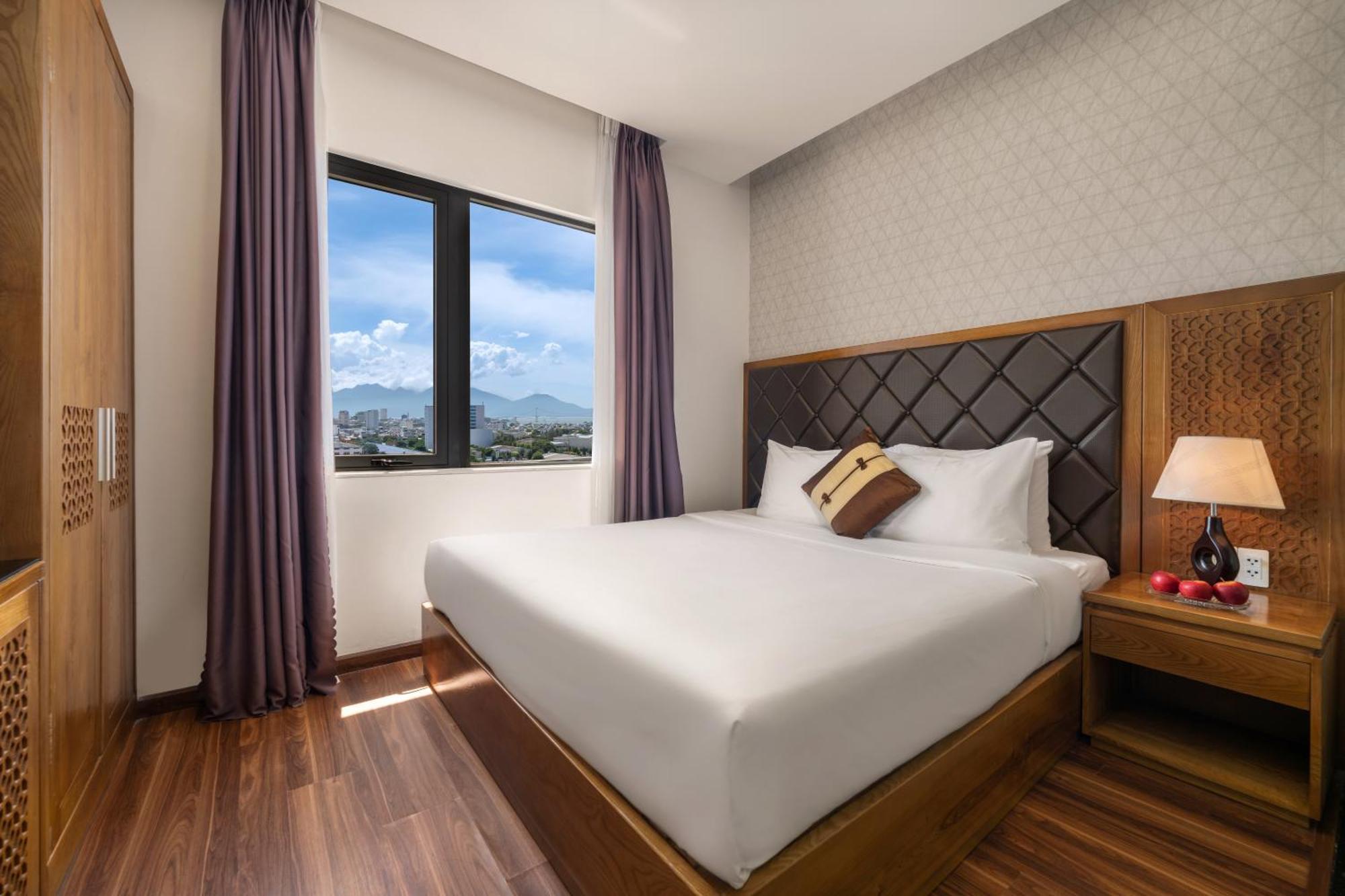 Bliss Luxury Hotel Da Nang Buitenkant foto