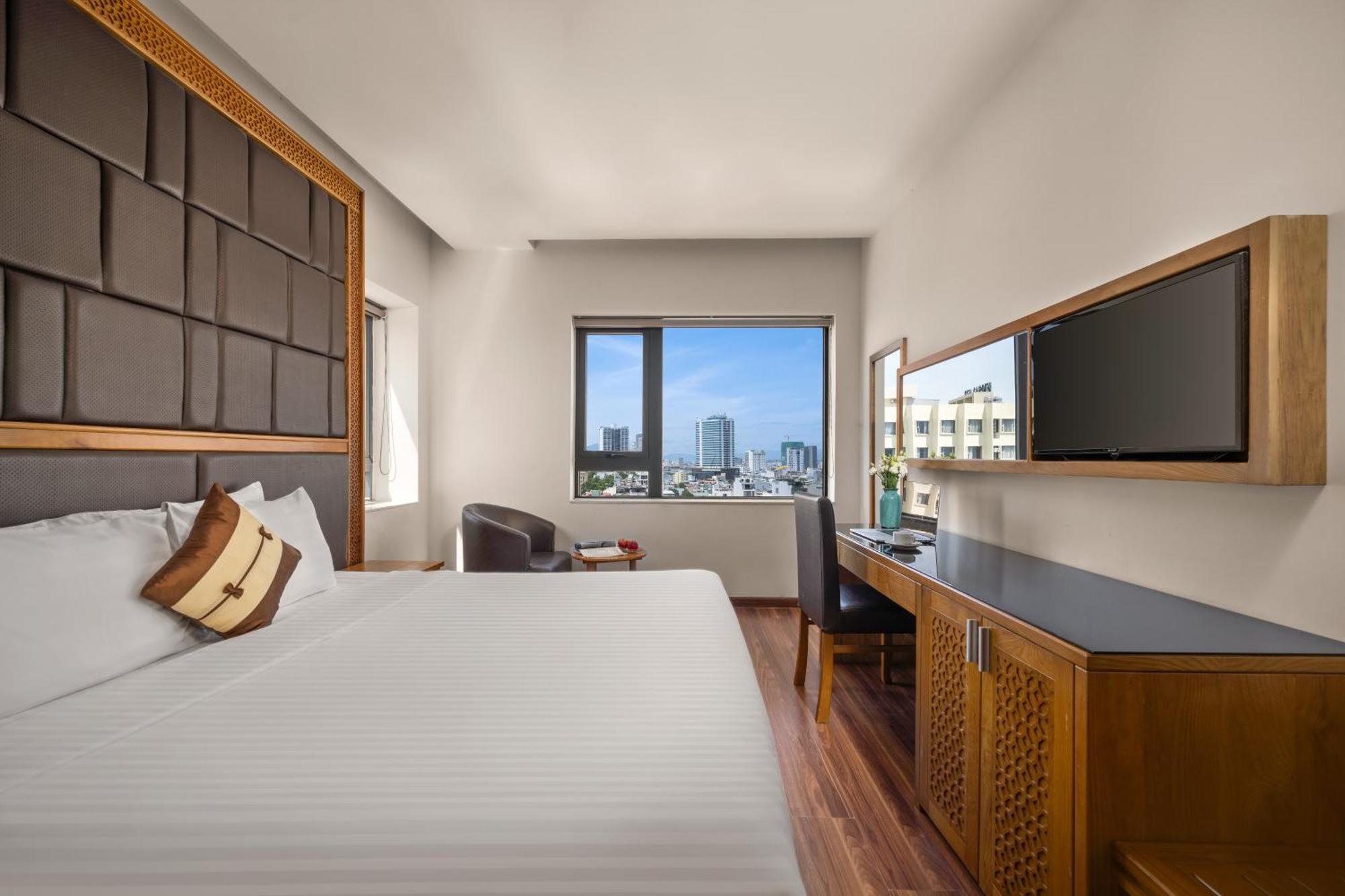Bliss Luxury Hotel Da Nang Buitenkant foto